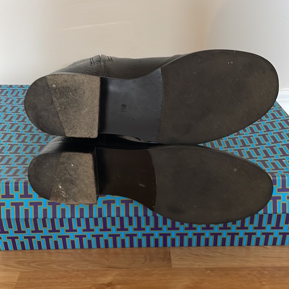 AUTHENTIC TORY BURCH JUNCTION RIDING BOOT IN PEBBLED BLACK LEATHER - Picture 5 of 6